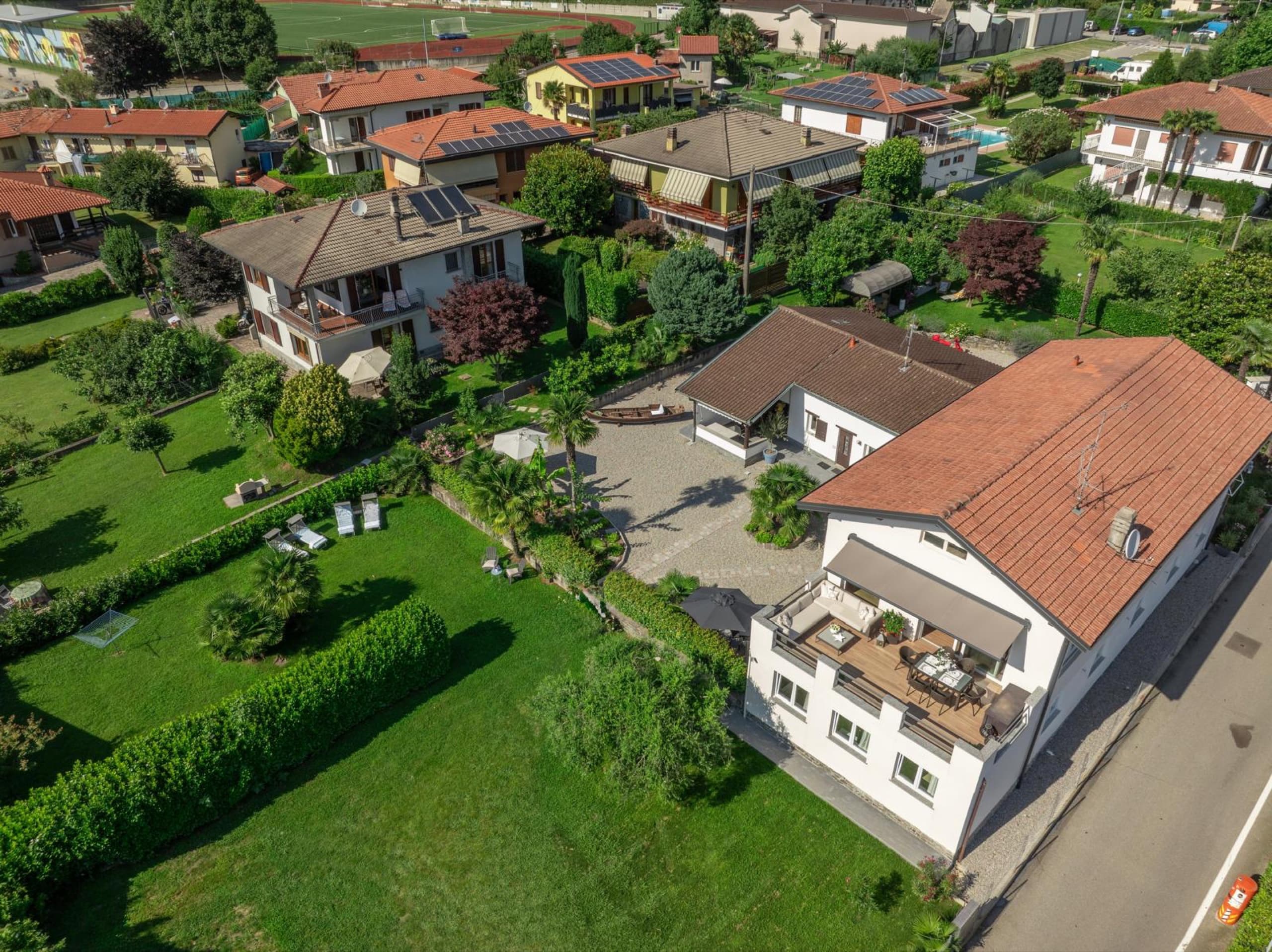 Casa ristrutturata con terrazza sul tetto — Maccagno