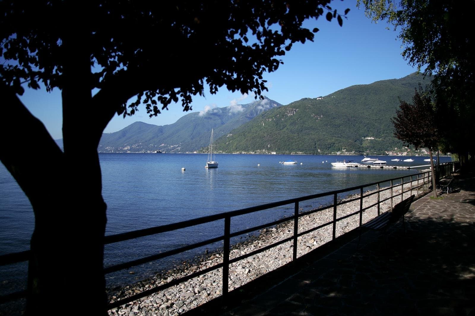 Villa esclusiva con vista lago sul Lago Maggiore — Luino