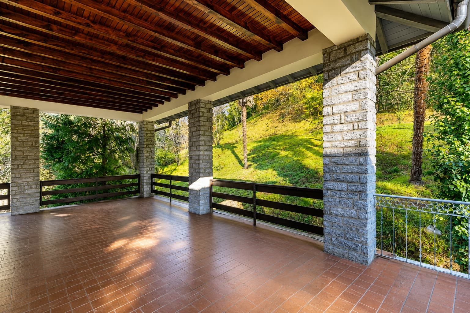 Exclusive Villa with Lake View on Lake Maggiore — Luino