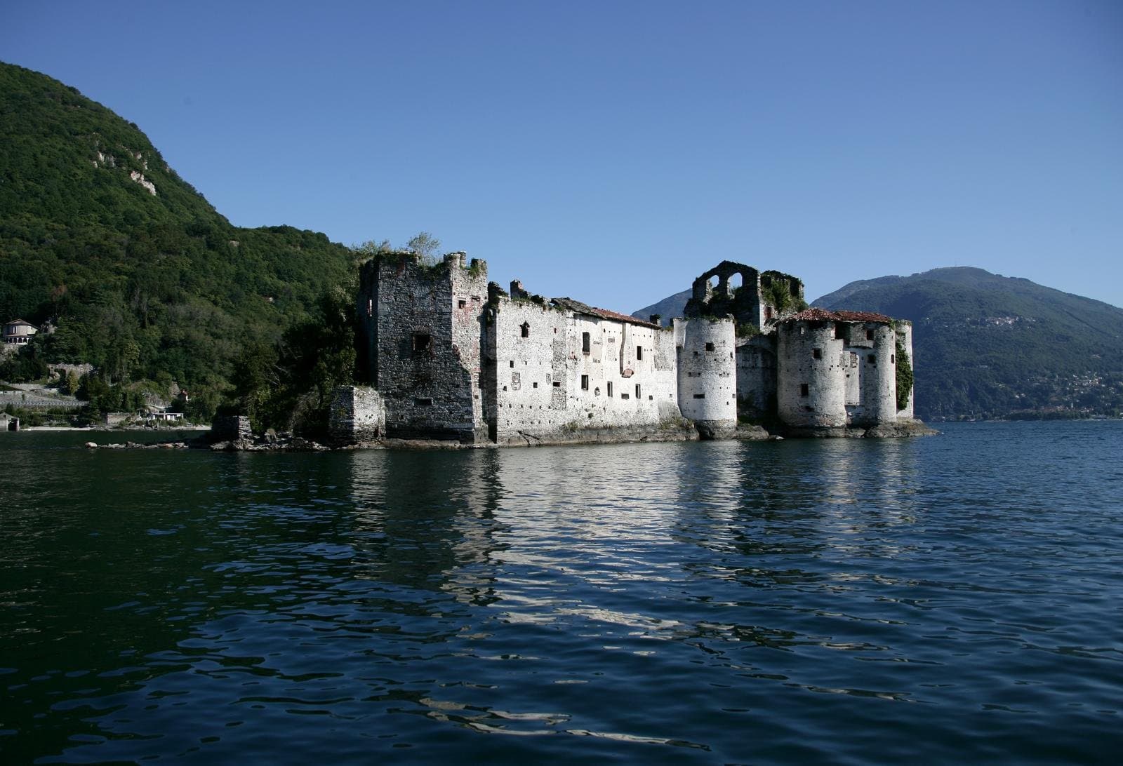 Villa esclusiva con vista lago sul Lago Maggiore — Luino