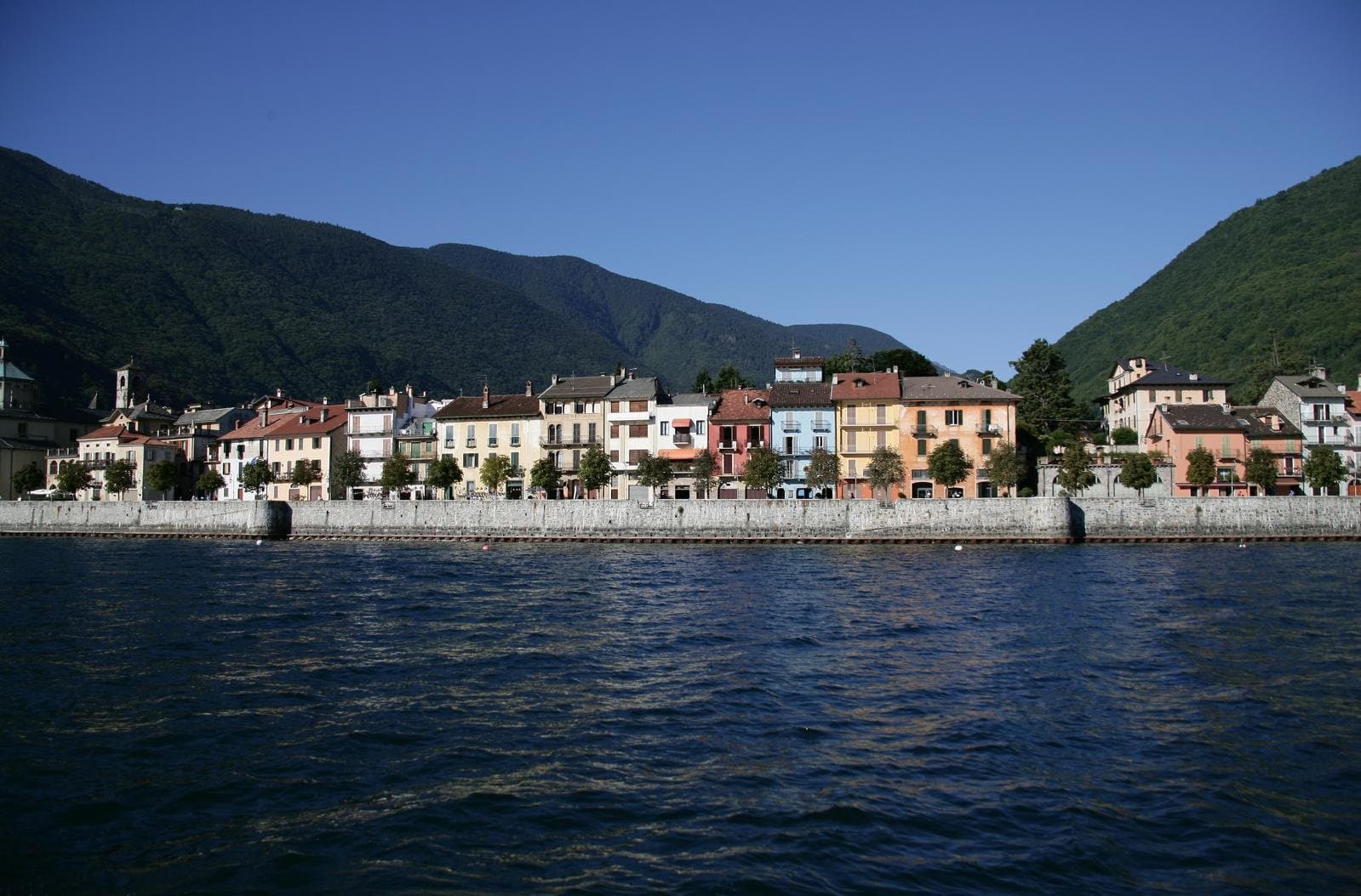 Villa esclusiva con vista lago sul Lago Maggiore — Luino