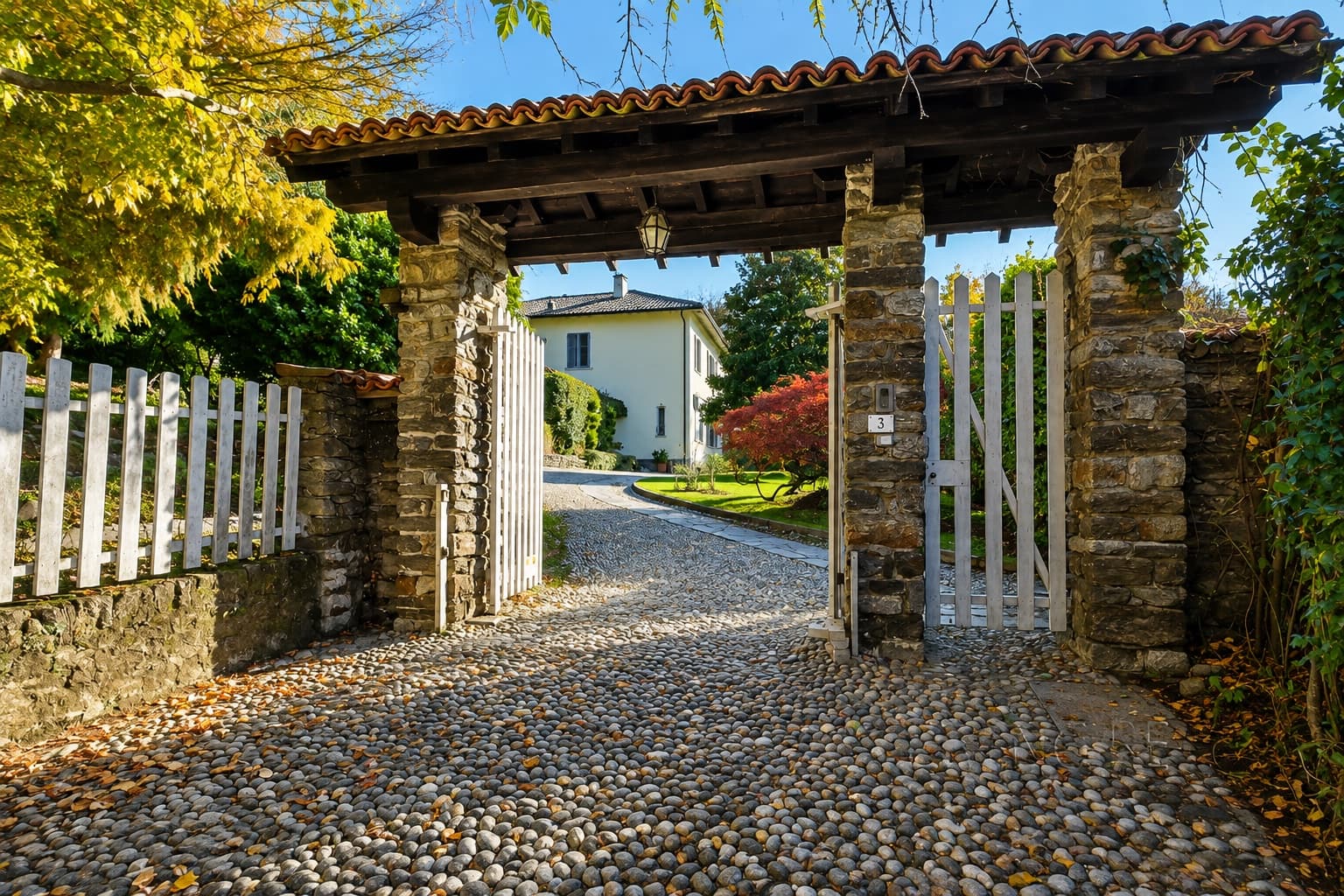Exclusive Villa with Lake View on Lake Maggiore — Luino