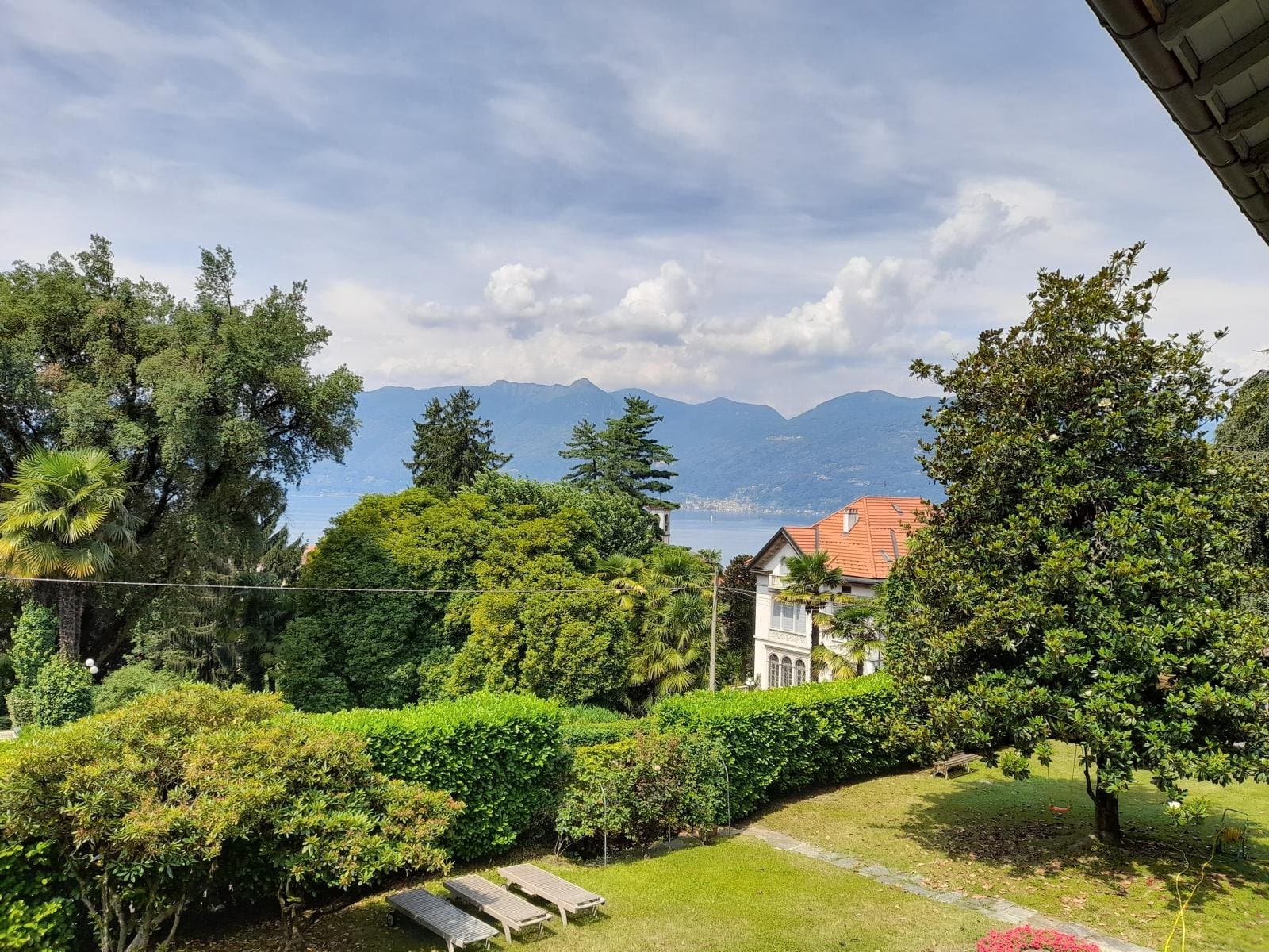 Villa esclusiva con vista lago sul Lago Maggiore — Luino