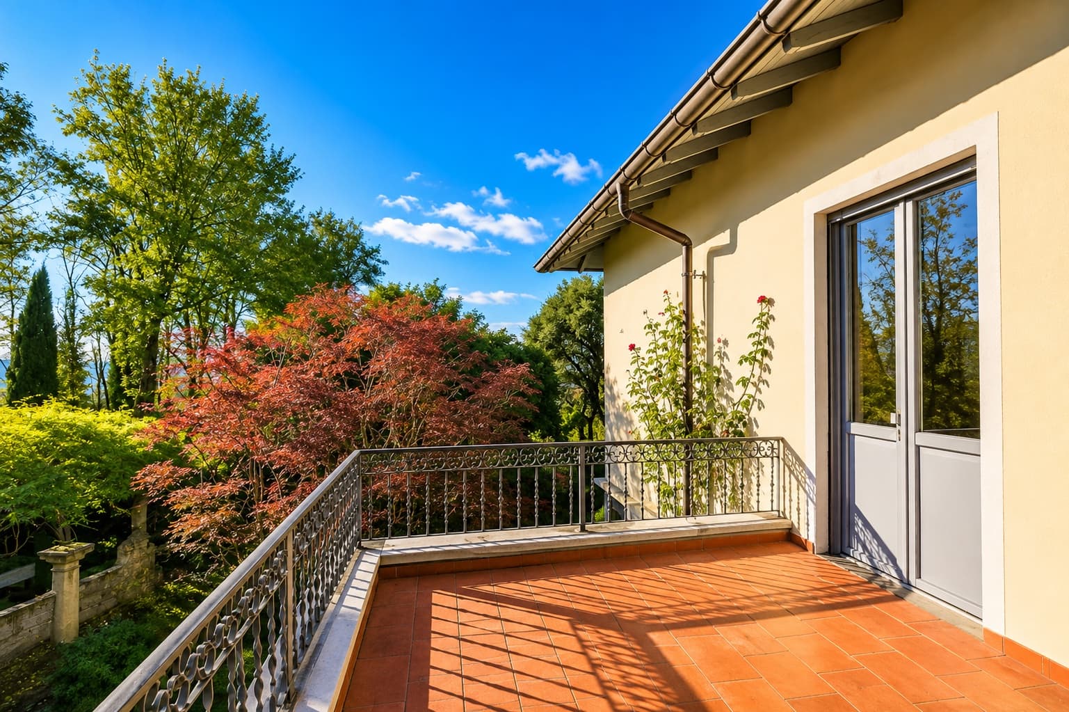 Exclusive Villa with Lake View on Lake Maggiore — Luino