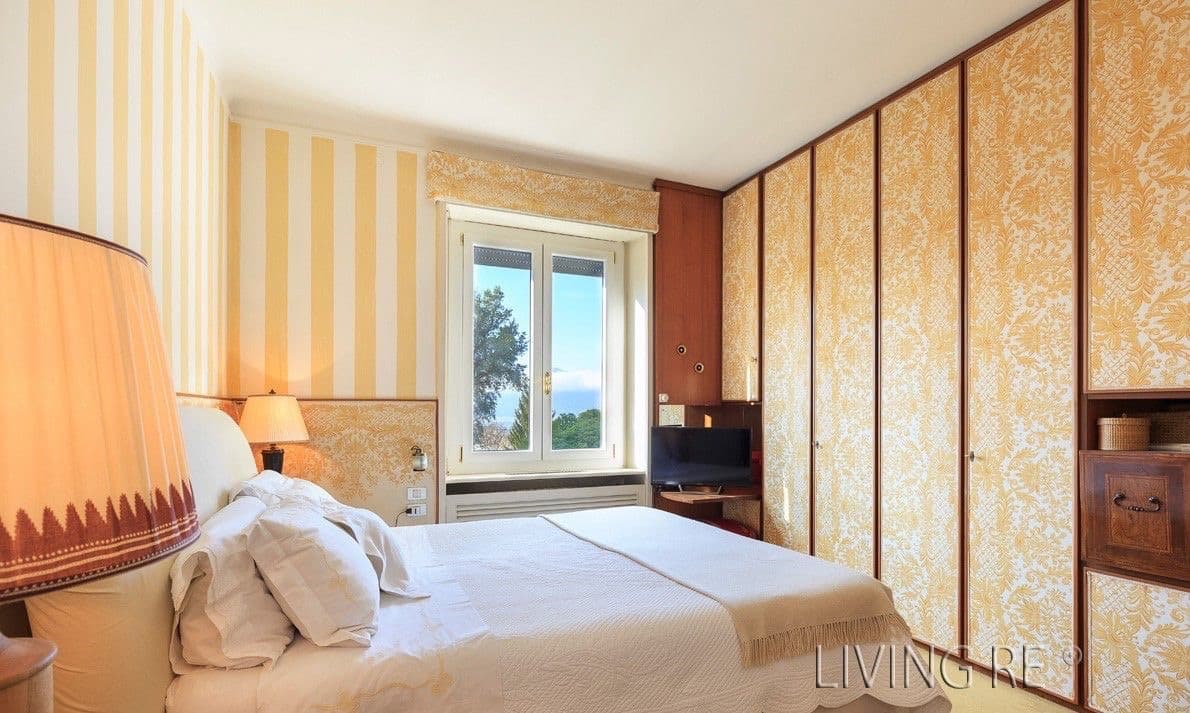 Exclusive Villa with Lake View on Lake Maggiore — Luino