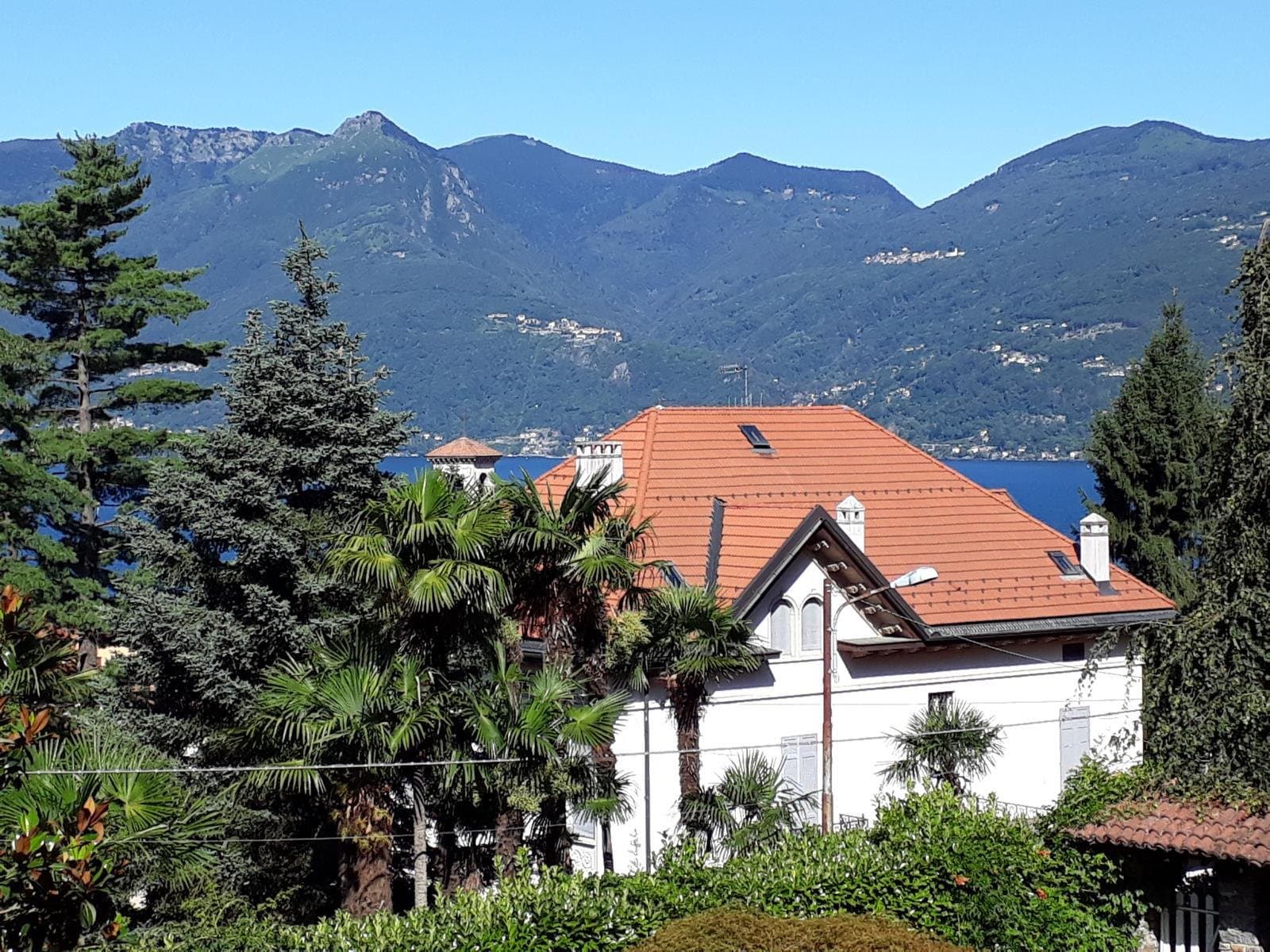 Villa esclusiva con vista lago sul Lago Maggiore — Luino