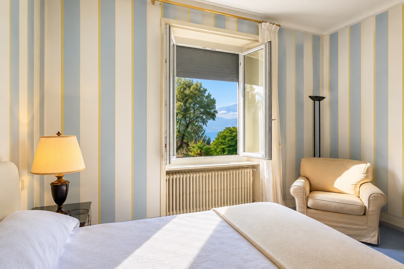 Exclusive Villa with Lake View on Lake Maggiore — Luino