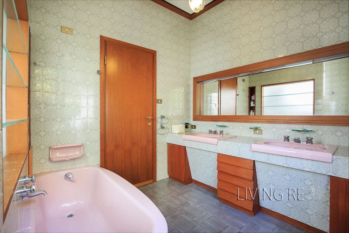 Exclusive Villa with Lake View on Lake Maggiore — Luino